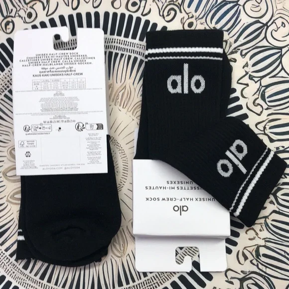 NEW - Hot Alo Yoga Retro Socks 2 Pairs - Picture 2 of 4